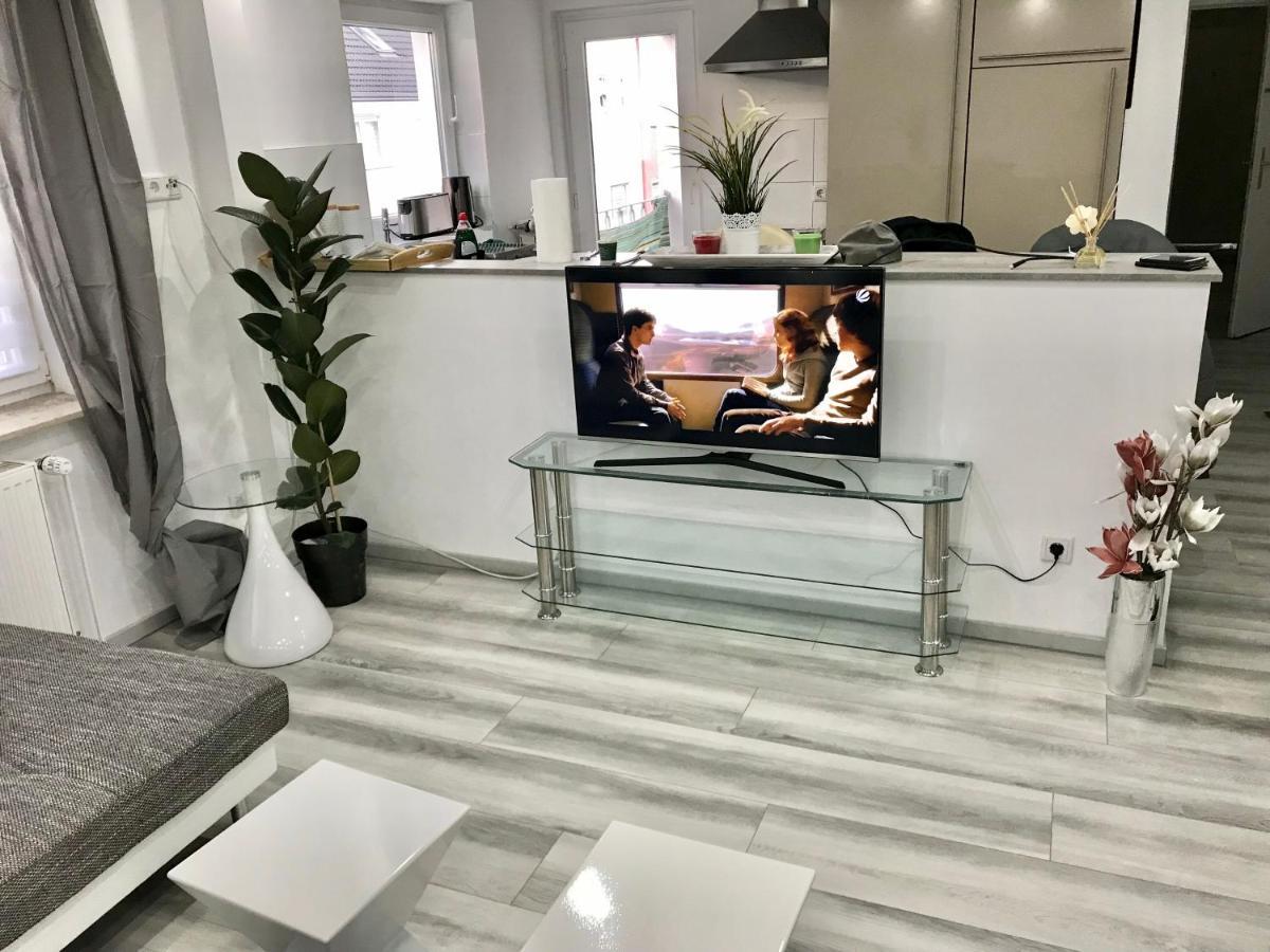 Aparts House - Balkon-Wifi-Kitchen Essen Bagian luar foto